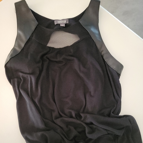 Sleeveless top, faux leather trim, Sz small, black. Longer in length - Picture 4 of 6
